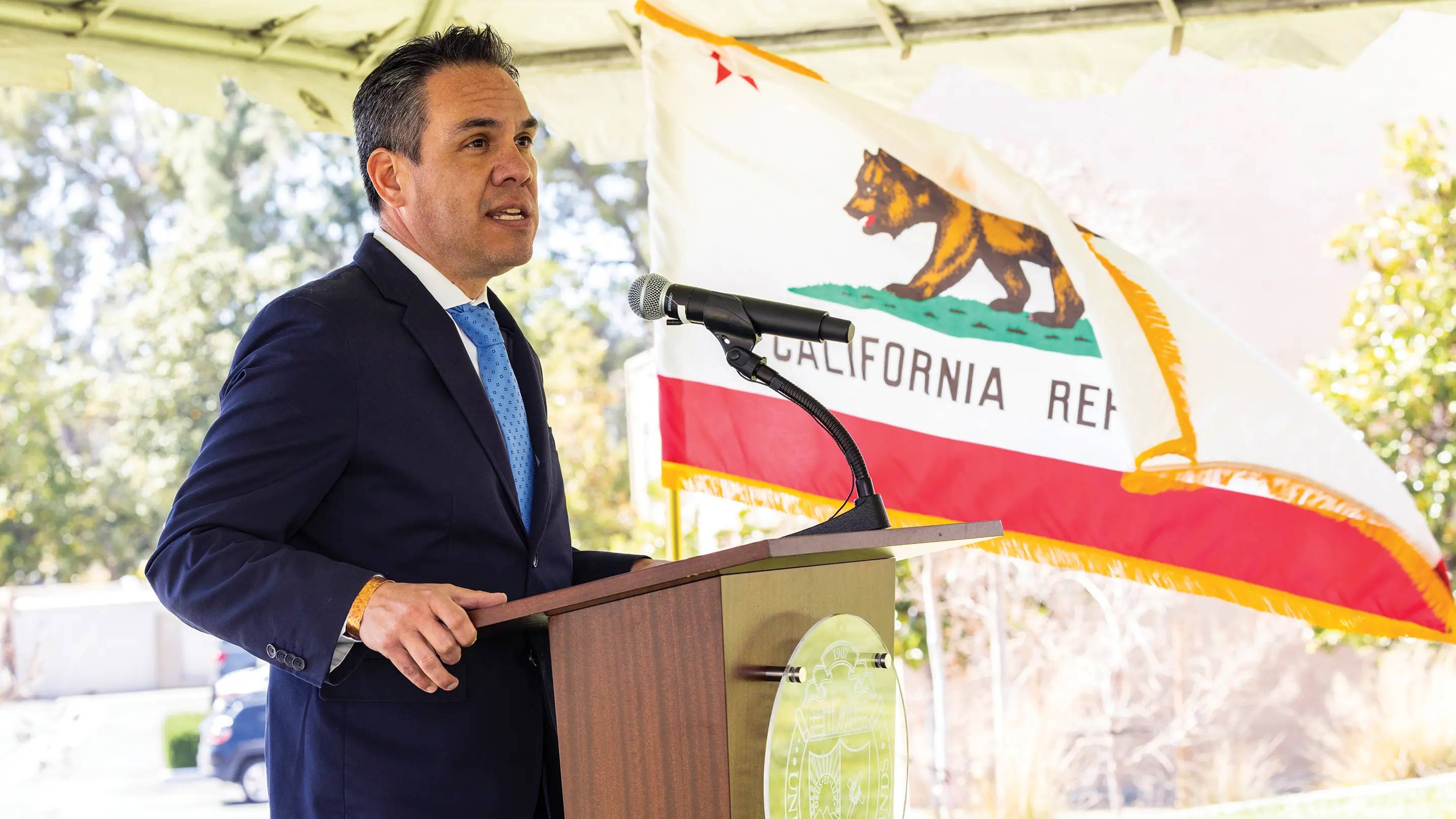 20230404_pete_aguilar_check_present_fp-035-r2